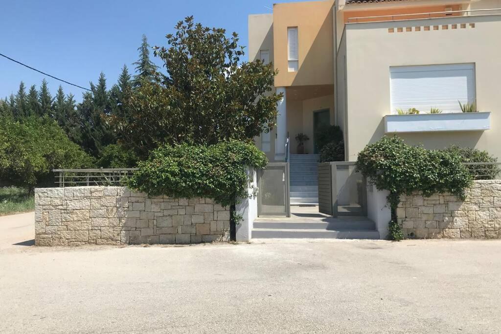 Aretis St Apartment Nafplio Bagian luar foto
